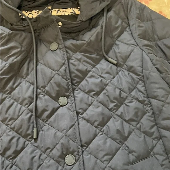 MaxMara Navy Quilted Jacket with Butterfly Emblem - Picture 5 of 10